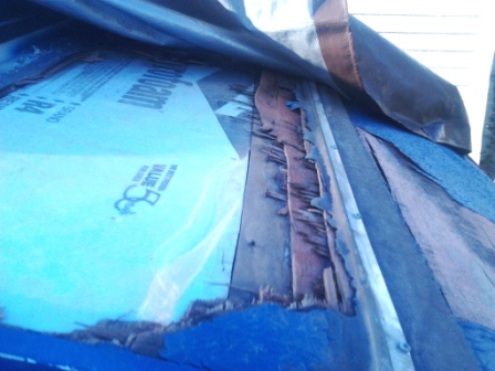 Roof and hatch hinge - delamination damage; insulation and struts OK -2013-09-21_17_dot_58_dot_35 (2).jpg