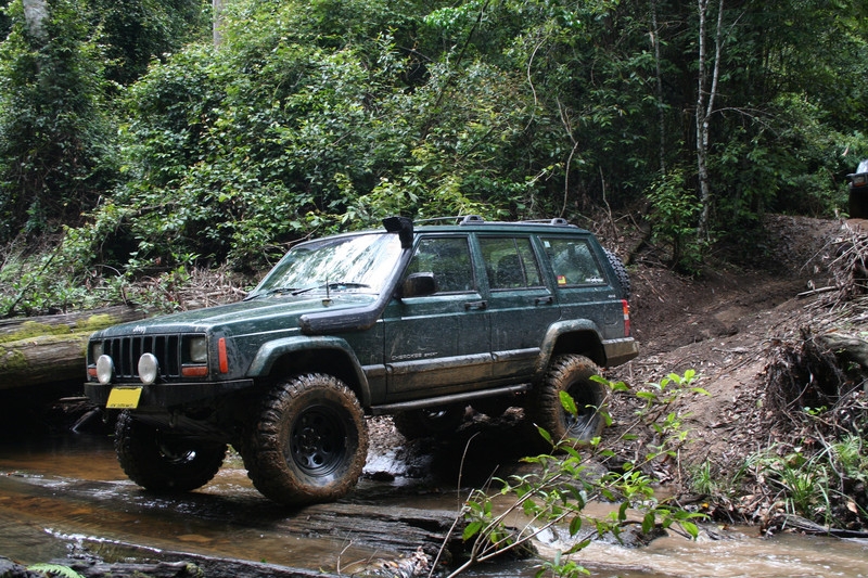 Jeep tow vehicle