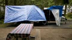 Rain tarp and vestibule side ten