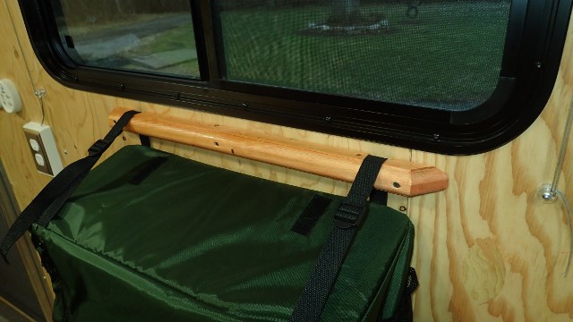 Hanging shelf mount.jpg