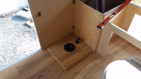 toilet1.jpg