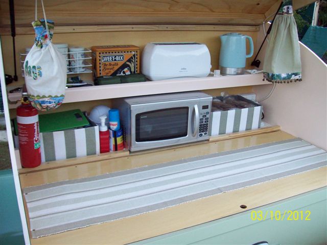 Interior 002.jpg