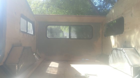 trailer_front_roof_2.jpg