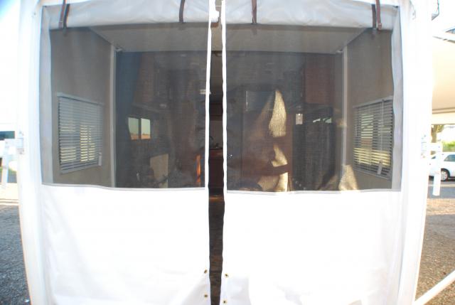 Toy_Hauler_22ft_Exterior_Rear_Screen_Wall_3.jpg
