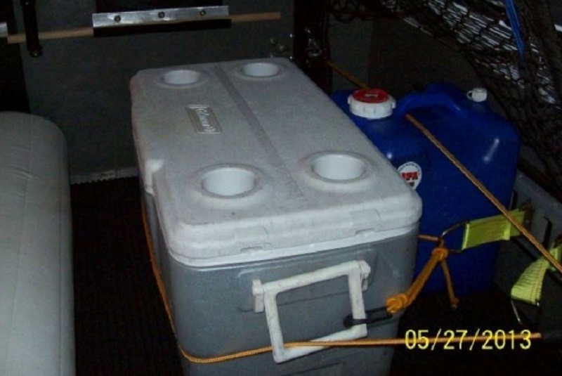 increasing tongue weight, by using 1 or 2 Aquatainers, and large cooler strapped to front wall E-track.JPG