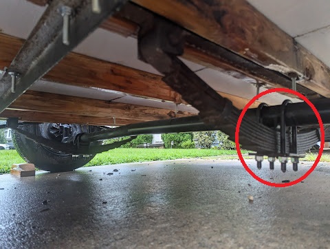 trailer axle and hub2.jpg