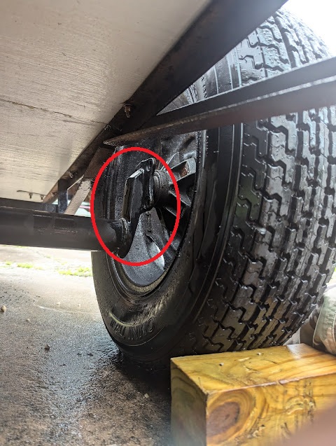 trailer axle and hub3.jpg