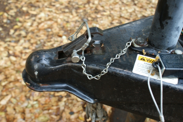 pin-safetychain-2.jpg