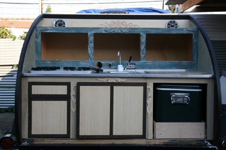 galley,3 burner stove,sink