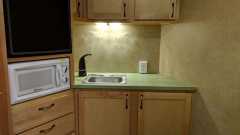 28 - Kitchen counter