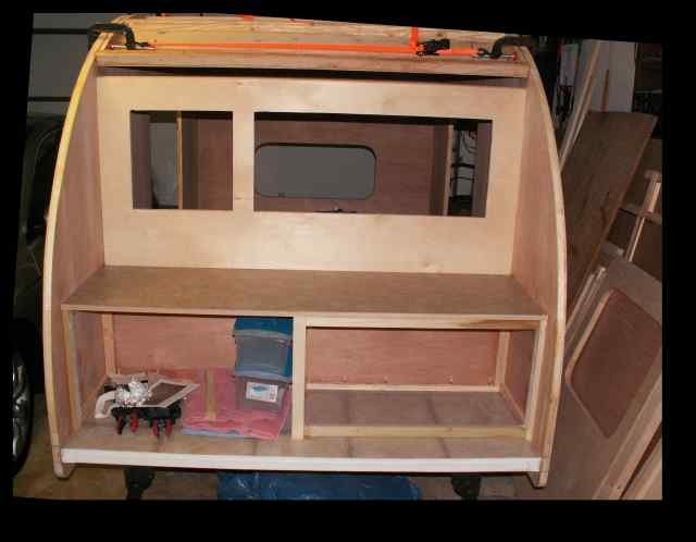 Upper bulkhead/galley cabinet face