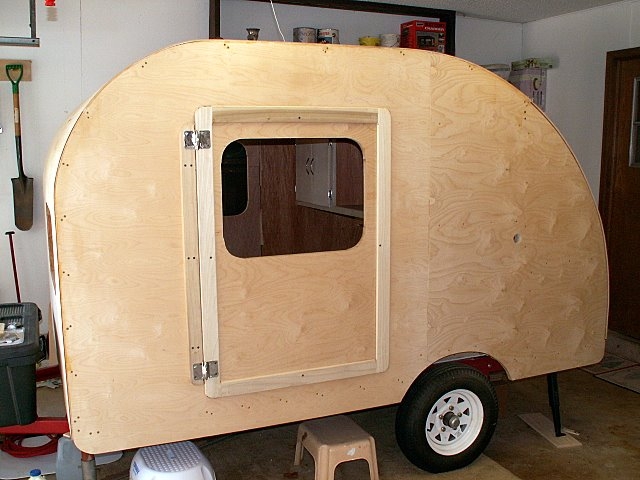 Driver side profile and doors hung.  WooHoo!!!