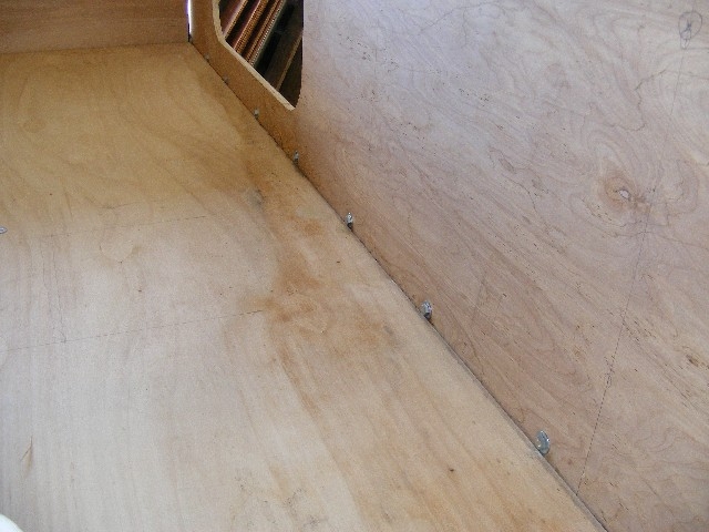 sidewall to frame connection, 3/8" bolts