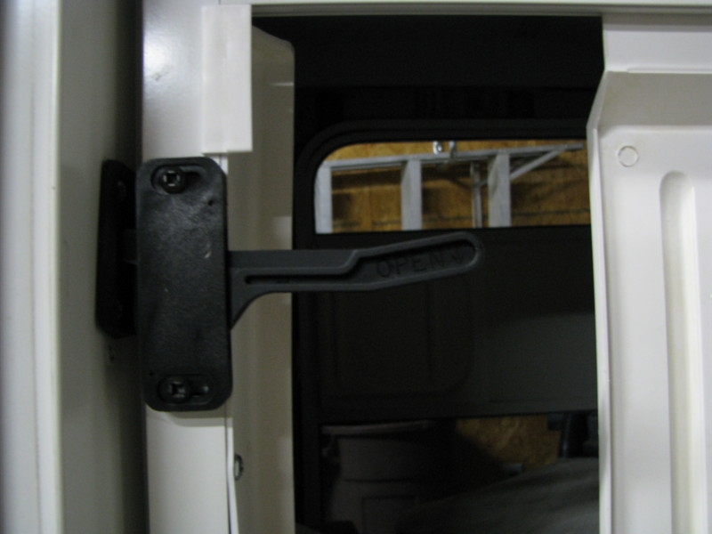 Door latch