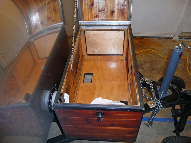 empty tongue box awaiting Petcool