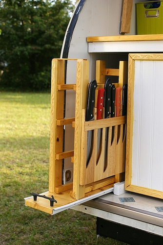 Wine & knife rack