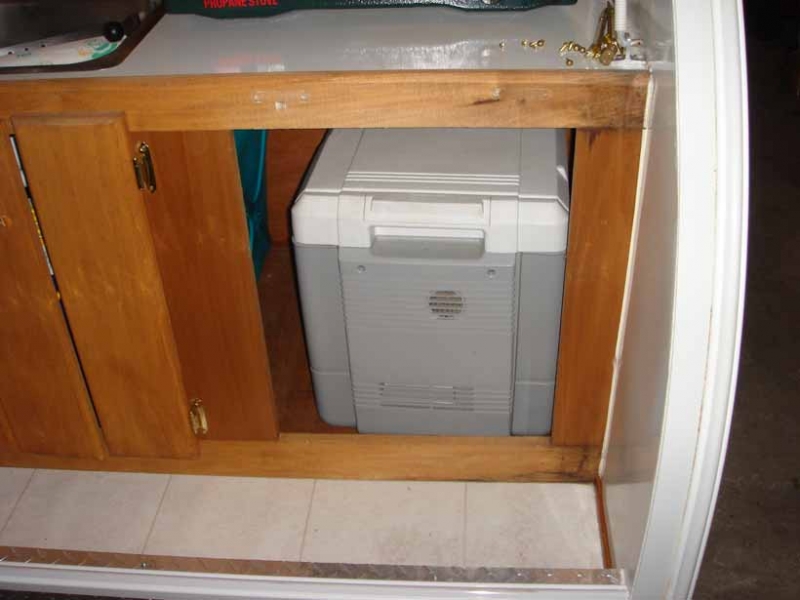Changing door configuration for cooler storage
