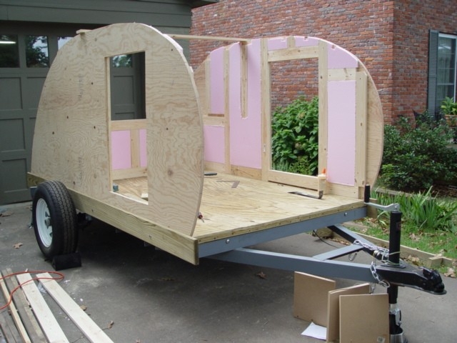 Trailer with walls attached