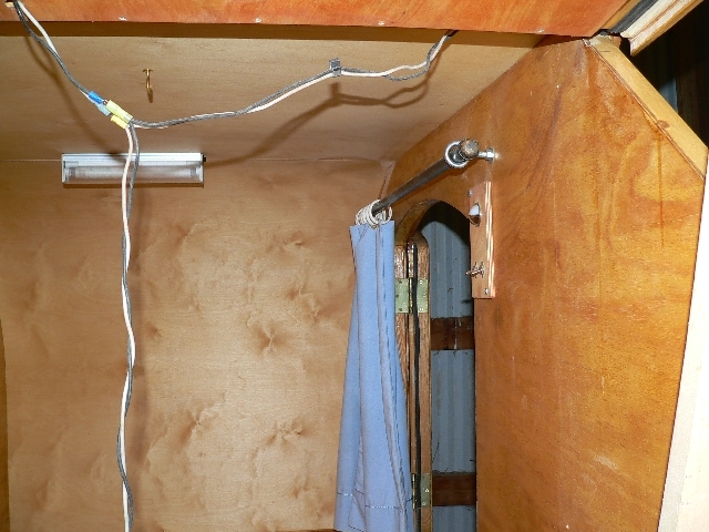 Door, Assist Bar/Curtin rod.