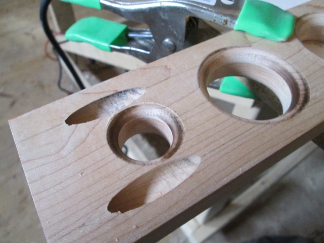 Smaller Hole Between Pocket Screws
