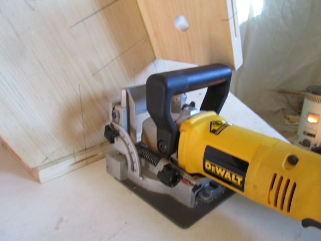 Biscuit Joiner Fit Problem