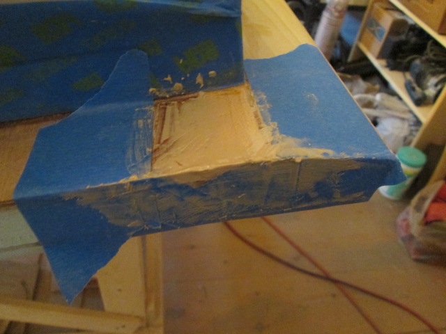 Hatch Seal Lip to Bumper Fairing Curb