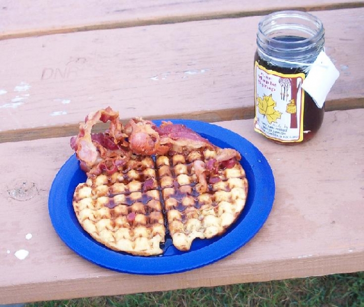 BACON AND NON-SKID PANCAKES