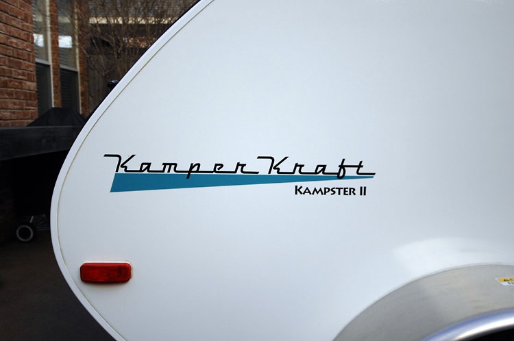 Kitchy Retro  Logo