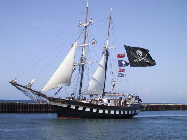 Tall Ship entering Kenosha harbor