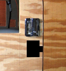 door keyhole cut