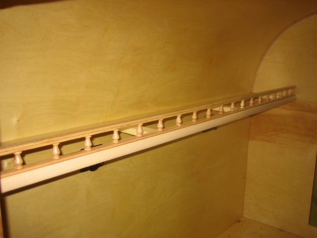Front shelf frame