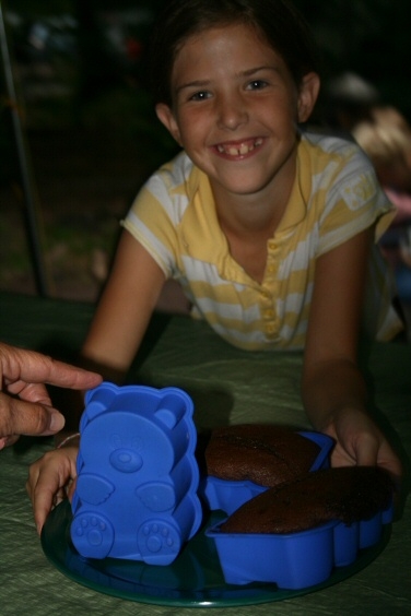 Emily was all smiles on how our "bear cakes" baked so nice.