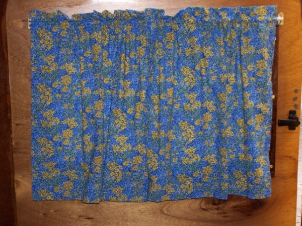 Trailer and curtains