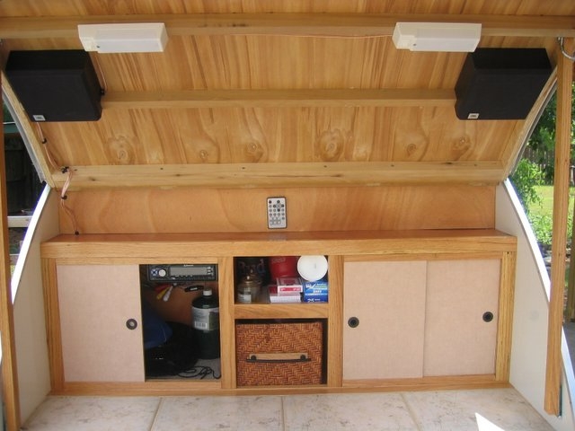 Radio and Speakers added