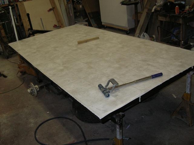 glueing linolium down