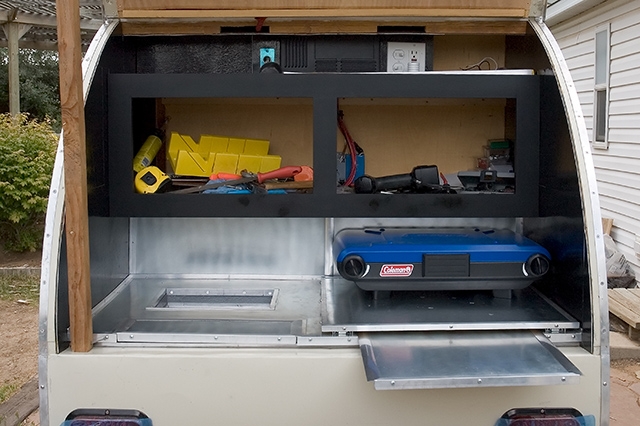 Stove pullout retracted with small table