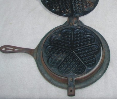 Waffle Iron. Heart-shaped Rosette. . Western Importing.b