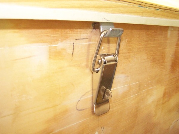 pull latch for hatch (X3)