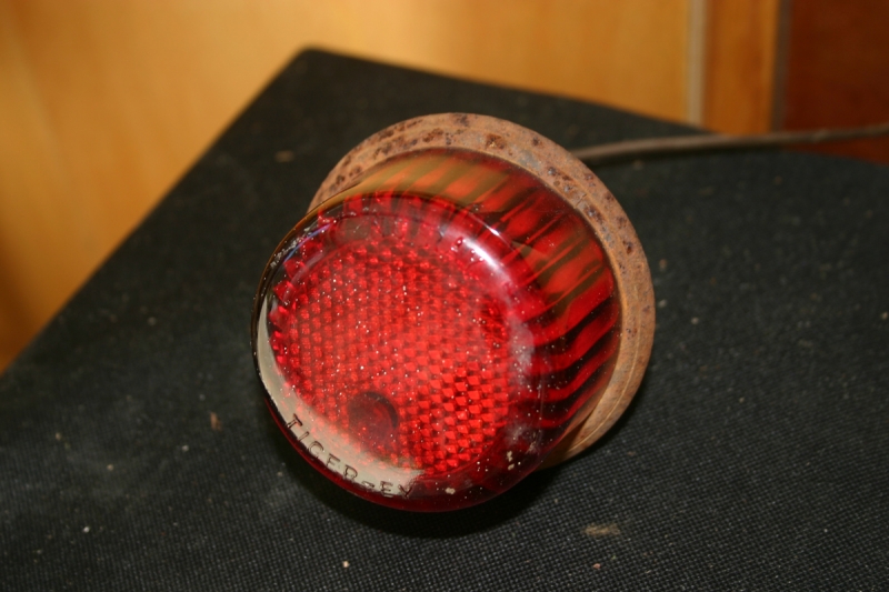 Benroy tail light/license light