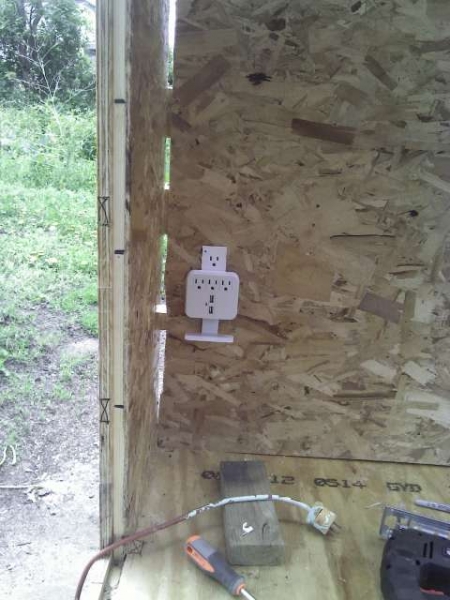 102 Port Front 110v Outlet