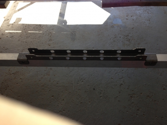 Suspension mounting bracket