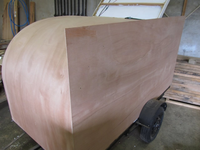 ply on the side