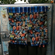Curtains and pockets for shoes,e