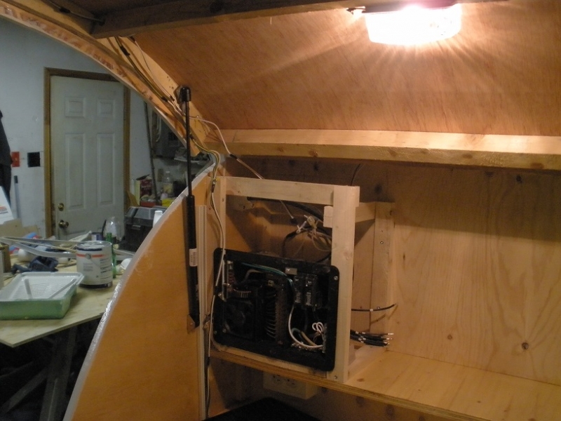 wiring of dome light in galley