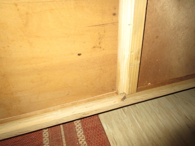 door frame, bottom front