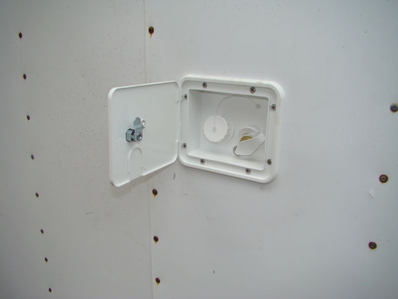 Tank fill station
