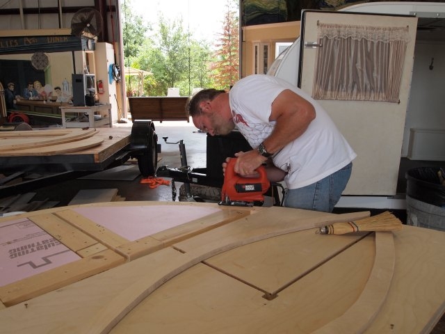 Cutting the hatch