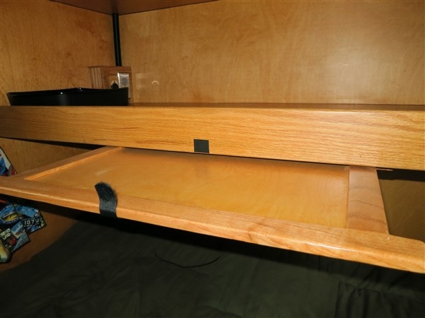 Cabin sliding shelf - IMG 1851