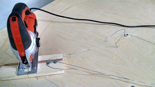 Front ellipse jig with saw attached