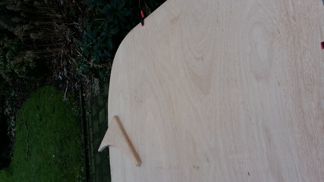 Side cut-out